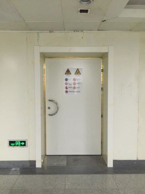 Puerta de la sala de resonancia magnética blindada por RF con atenuación por RF de 100 dB Protección con papel de cobre y cerraduras electromagnéticas o mecánicas