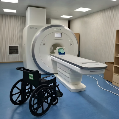 Silla de ruedas no magnética con respaldo de espalda fijo 460 mm Tamaño del asiento y reposapiés ajustable para salones de resonancia magnética