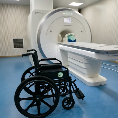 Silla de ruedas manual no magnética con marco plegable ruedas de caucho no magnéticas y capacidad de peso de 120 kg